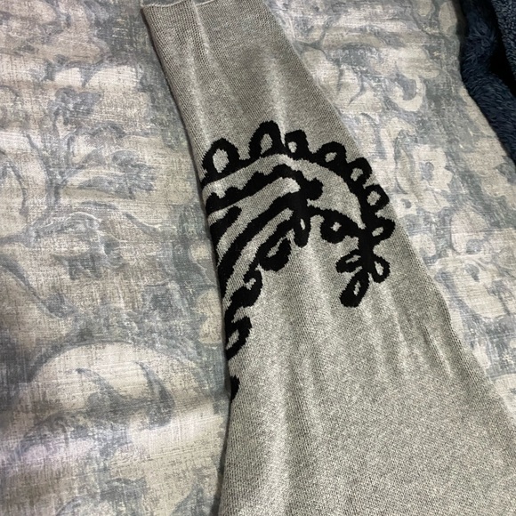 Ladies light weight sweater - Picture 3 of 5